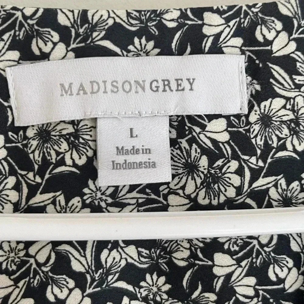 Madison Gray Women’s top size large black and white - Picture 4 of 7